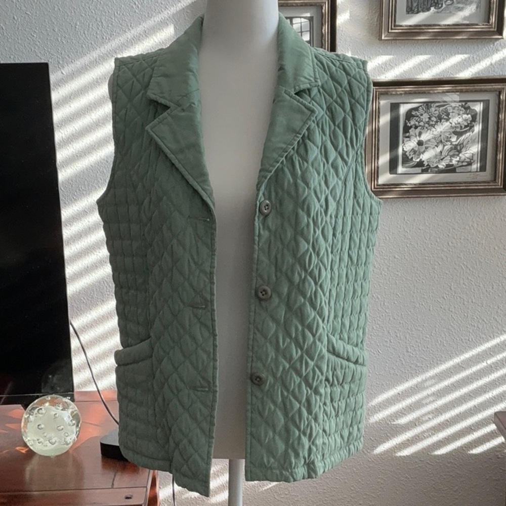 Cabela's Green Quilted Vest for Women